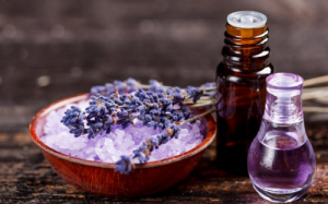 6 loại tinh dầu tốt nhất cho phụ nữ mãn kinh