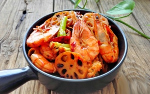 Tôm xào củ sen giòn, ngon lạ miệng