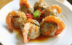 Thịt viên nhồi tôm hấp ngon ngọt, ăn mãi không chán