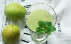 Sinh tố bơ và lê: Bí quyết làm đẹp da cho các chị em