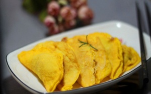 Trứng cuộn tôm thịt vừa ngon vừa đẹp mắt