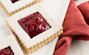 Làm quen với món bánh quy linzer phủ mứt phúc bồn tử đặc sản ẩm thực nước Áo