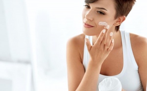 8 cách tự nhiên để tránh mất nước cho làn da