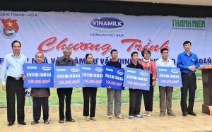 Vinamilk hỗ trợ 3 tỷ đồng cho người dân vùng lũ Yên Bái, Hòa Bình và Thanh Hóa