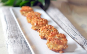 Món ăn vặt: Chuối tẩm yến mạch chiên giòn