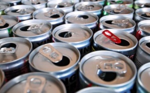 Uống nước tăng lực làm tăng nguy cơ mắc đái tháo đường, đau đầu...