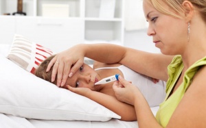 Bố mẹ cần lưu ý 8 triệu chứng viêm màng não ở trẻ