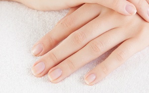 Làm đẹp trong khi điều trị ung thư vú: Chỉ dẫn chăm sóc móng