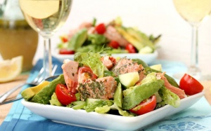 Salad cá hồi ngon và đủ chất dinh dưỡng