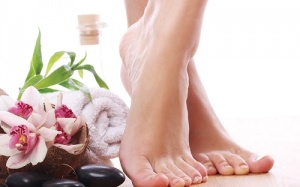 Mùa Đông chăm sóc da chân thế nào để không bị khô nẻ?