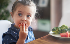 Trẻ ăn chay cần bổ sung vitamin và khoáng chất gì?