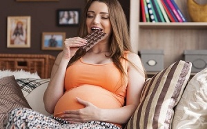 Vì sao bà bầu nên ăn chocolate?