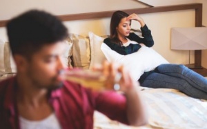 Quý ông uống nhiều rượu bia - Coi chừng 'bất lực'!