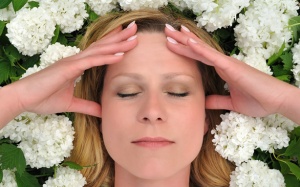 4 loại tinh dầu giúp giảm nhanh cơn đau đầu