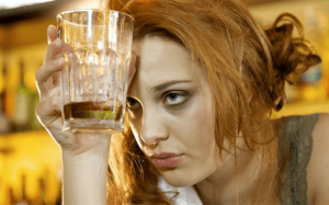 Infographic: Mẹo đơn giản giúp hồi phục nhanh sau say rượu