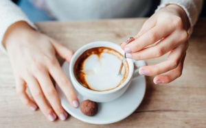 Tại sao không nên uống cà phê khi đói?