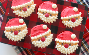Bánh cupcakes, hình ông già tuyết thơm ngon cho ngày Noel