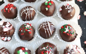 Làm chocolate siêu đẹp siêu xinh mừng Giáng sinh an lành