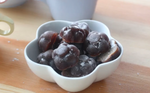 Tự làm kẹo trị ho bằng chanh, gừng và mật ong