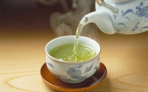 Uống một tách trà nóng mỗi ngày giảm nguy cơ bị tăng nhãn áp