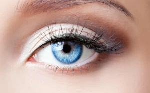 10 cách đánh bay quầng thâm mắt bằng khoai tây