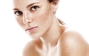 Da nám, xỉn màu, đầy mụn: Mất cân bằng nội tiết tố là thủ phạm