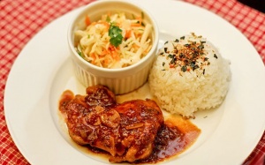 Món gà chiên sốt hành, tỏi cho ngày cuối tuần