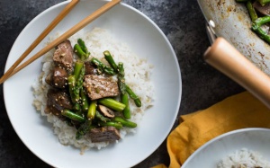 Bò xào nấm, măng tây ngon và bổ dưỡng 