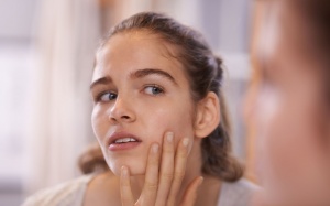 5 loại tinh dầu giúp bạn đối phó với khô da trong mùa Đông