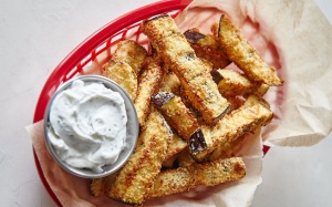 Món ăn vặt: Cà tím nướng giòn ngon và lạ