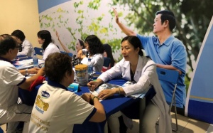 Đầu năm mới, Vinamilk tiếp tục đồng hành chăm sóc sức khỏe người cao tuổi