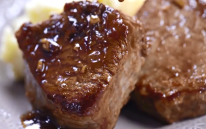 Bò chiên sốt rượu vang kiểu Tây Ban Nha