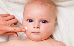 Cách điều trị viêm da cơ địa an toàn cho trẻ sơ sinh?