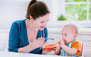 Con hết ê a ngậm cơm nhờ mẹ tìm đúng “thủ phạm” gây biếng ăn