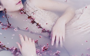 Sữa tắm không phải là tất cả, tắm với những thứ này mới đẹp da