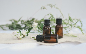 Cách sử dụng tinh dầu để giảm triệu chứng cảm cúm nhanh chóng