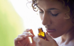 Chữa viêm xoang mùa lạnh hiệu quả: Dùng ngay tinh dầu