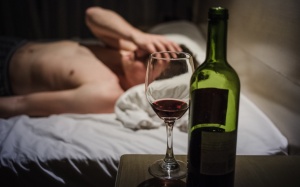 Video: Đau đầu sau khi uống rượu - Nguyên nhân vì sao?