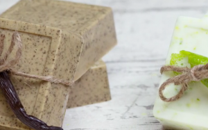 Tự làm xà bông thêm nguyên liệu tự nhiên ngay tại nhà 