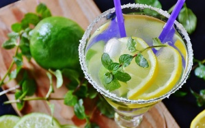 Nước, chanh và dầu giúp giải rượu nhanh chóng