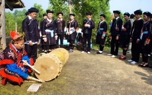 Người Giáy ở Mèo Vạc (Hà Giang) mở trống đầu năm