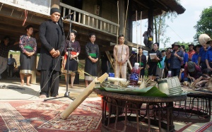 Người dân tộc Ơ Đu nghe tiếng Sấm để đón năm mới