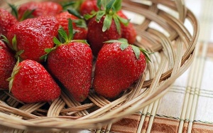 Làm đẹp từ làn da đến mái tóc với dâu tây