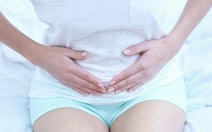 Buồn nôn khi dùng nghệ có phải bị dị ứng?