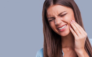 10 biện pháp giúp giảm đau khi mọc răng khôn