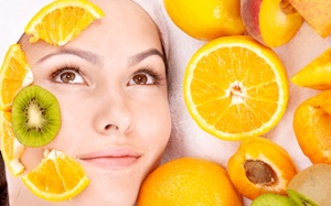 Những công dụng trị mụn trứng cá hiệu quả bất ngờ đến từ Vitamin C