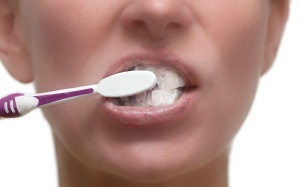 Tại sao dầu dừa lại tốt cho răng của bạn?