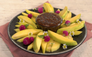 Cách pha sốt chấm xoài, cay ngọt kiểu Thái