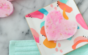 Tự làm xà bông tẩy da chết - Quà tặng 8/3 thiết thực và ý nghĩa