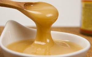 Mật ong Manuka có thể trị mụn trứng cá? 